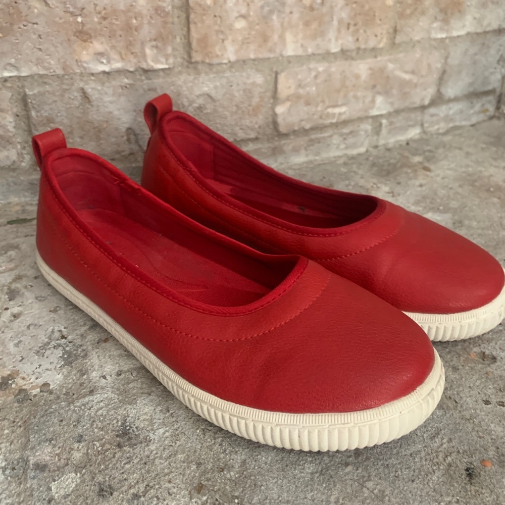 Comfortview Women’s Laurel Slip-on Red Sneaker